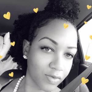 Meet your Posher, Adrienne